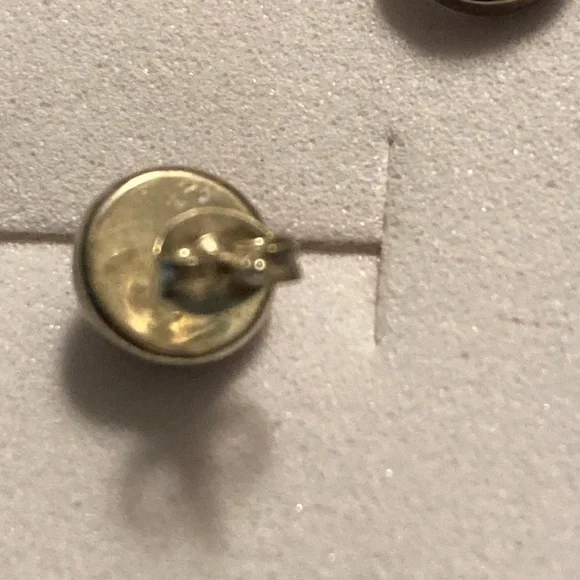 Amethyst and Sterling Silver stud earrings - Picture 2 of 3